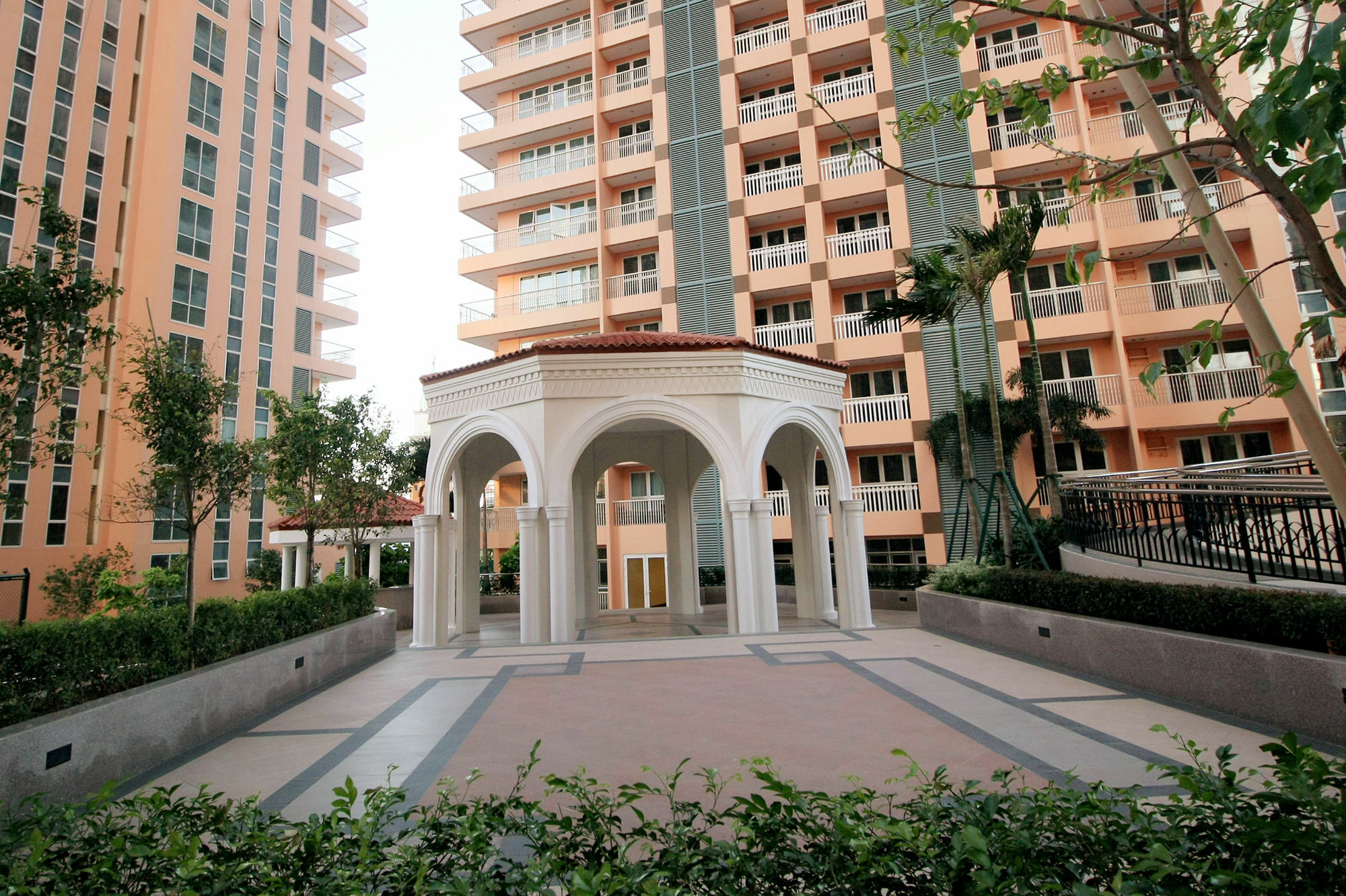 Maxstays - Max Style @ The Venice Residences Taguig Buitenkant foto
